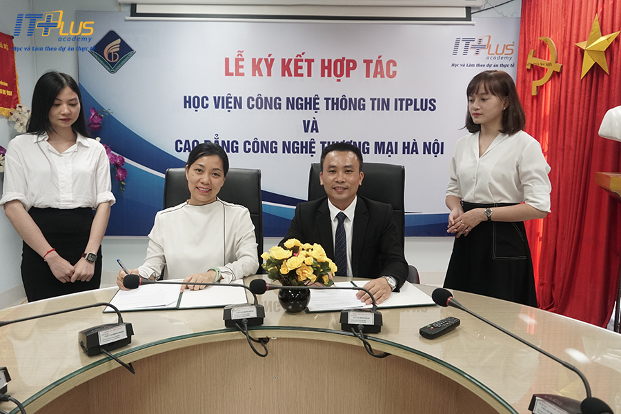 Lễ ký kết Biên bản hợp tác giữa ITPlus Academy và Cao đẳng công nghệ và thương mại Hà Nội 